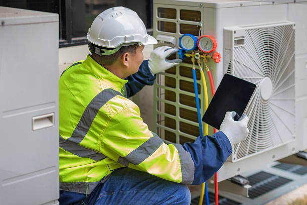 Professional Hvac technician working in Lynnfield, MA